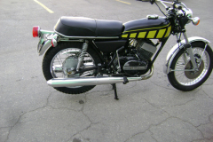 YAMAHA-1974-RD-350